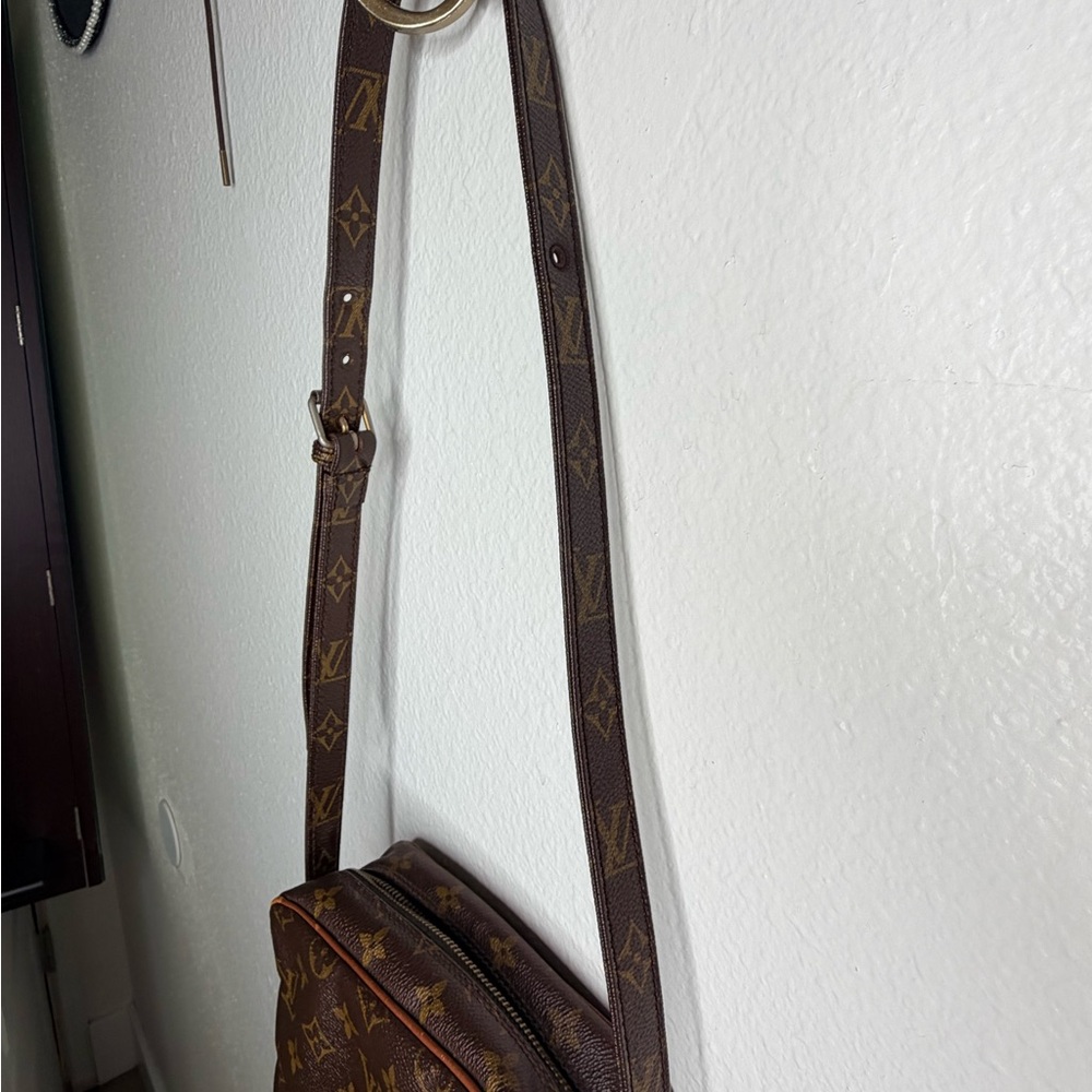 Louis Vuitton Monogram Brown Crossbody Vintage Bag - Picture 10 of 14
